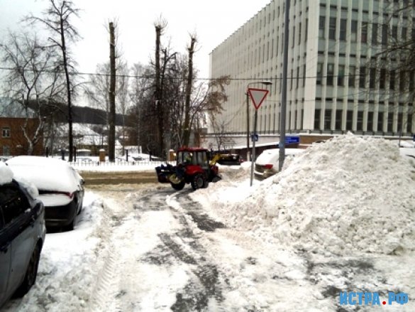 Снегопад стал испытанием для коммунальщиков и жителей Красногорска